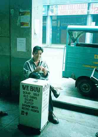 Cebu_SidewalkVendor_WeBuy