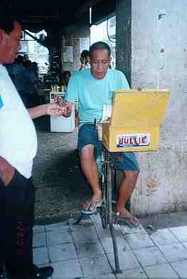 Cebu_SidewalkVendor_bike