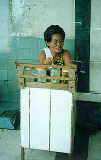 Cebu_SidewalkVendor_gold