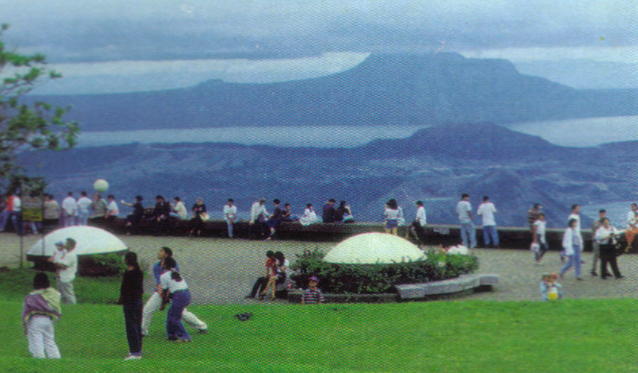 Taal-View-Terasse-1