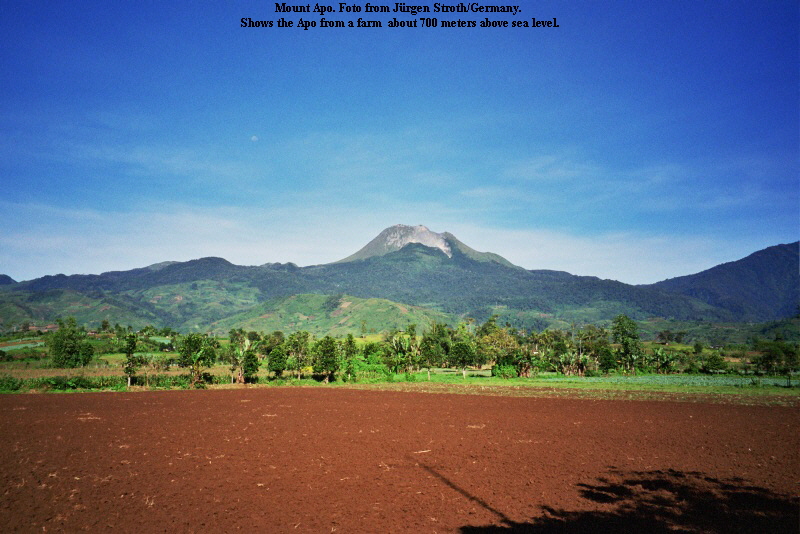 Mount Apo. Foto from J�rgen Stroth/Germany. 
Shows the Apo from a farm  about 700 meters above sea level.